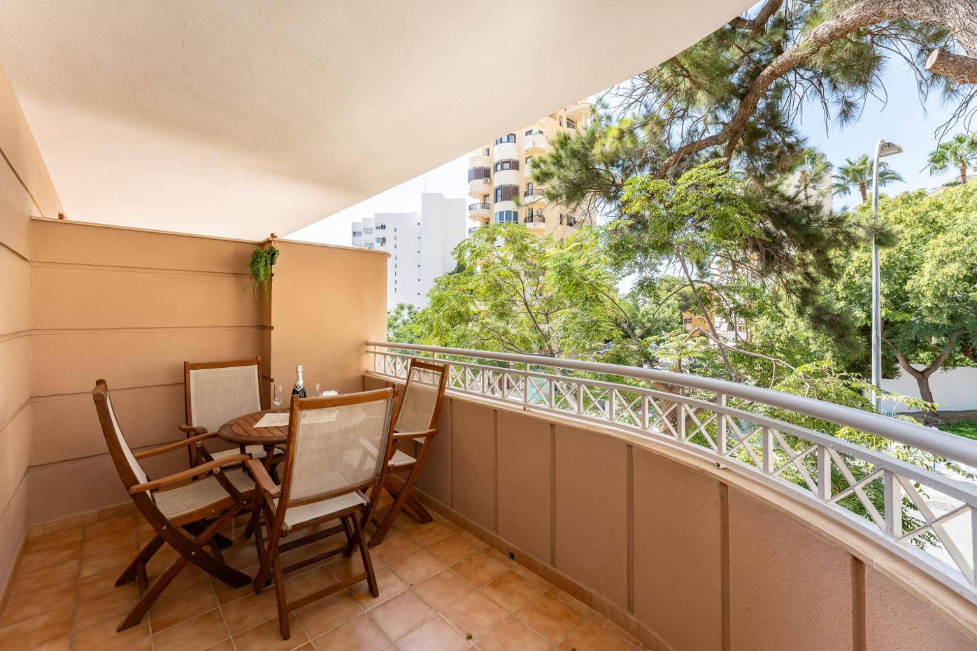 Malagasuite Costa Sol Oasis Торремолінос Екстер'єр фото
