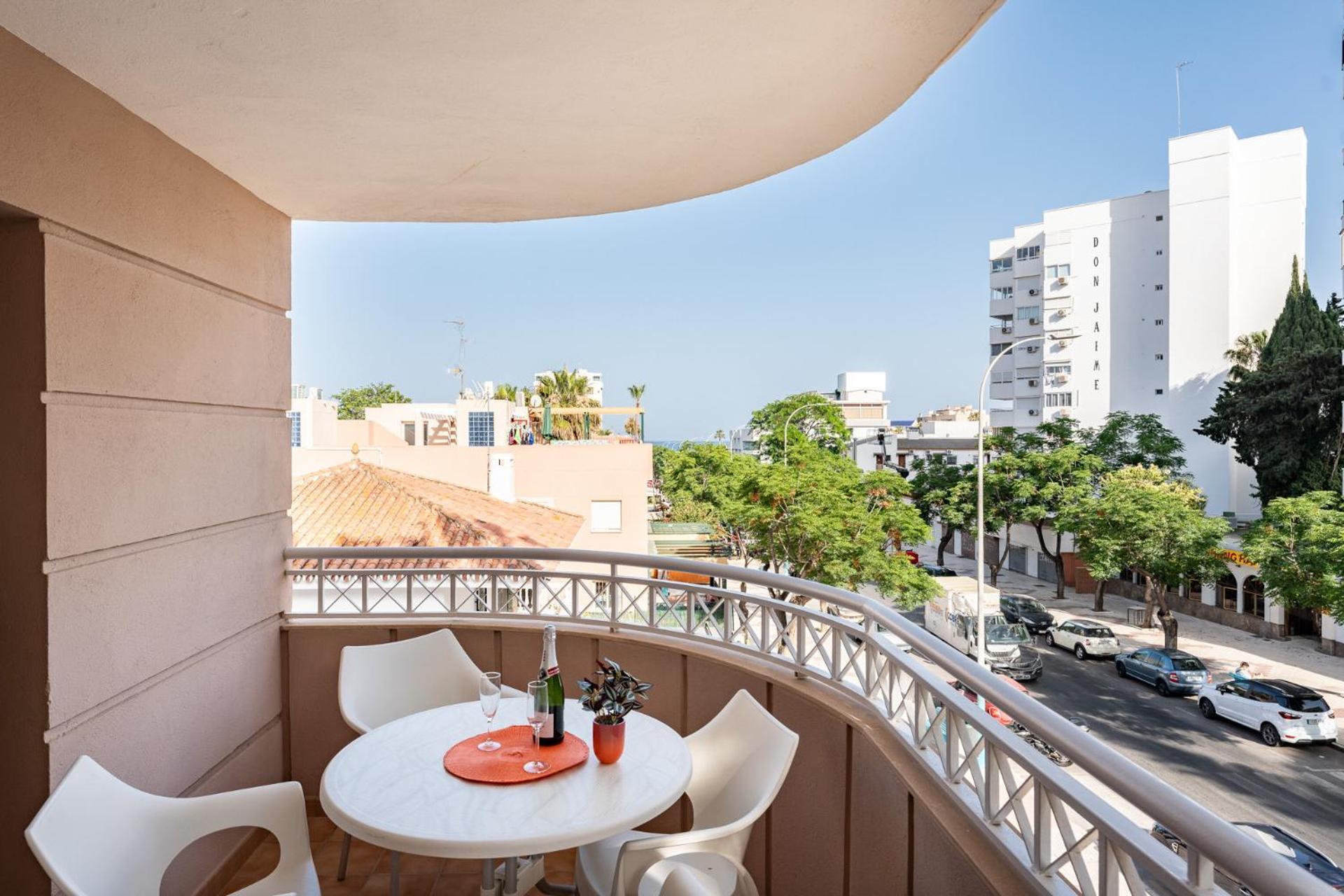 Malagasuite Costa Sol Oasis Торремолінос Екстер'єр фото